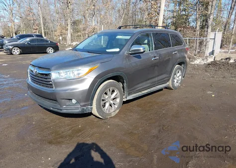 2015 Toyota Highlander Xle V6 z USA, uszkodzony, nr VIN 5TDKKRFH8FS039932